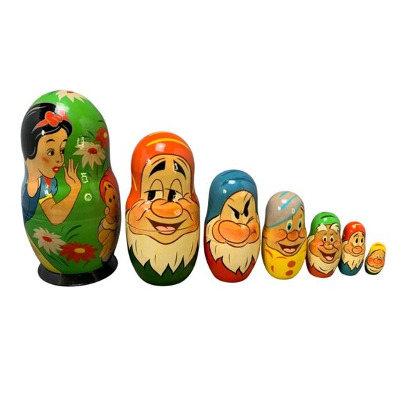 Snow White & Seven Dwarfs Nesting Dolls Set